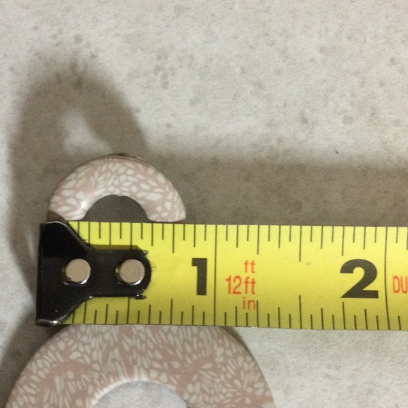 NWT tan print double circle 2.5” drop earrings - Picture 5 of 7